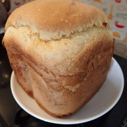 仕事が休みだったので、朝からパン作り。今2斤目を作っています